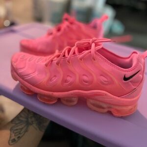 Pink vapormax